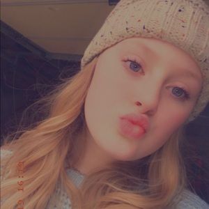 Meet your Posher, Caytlin